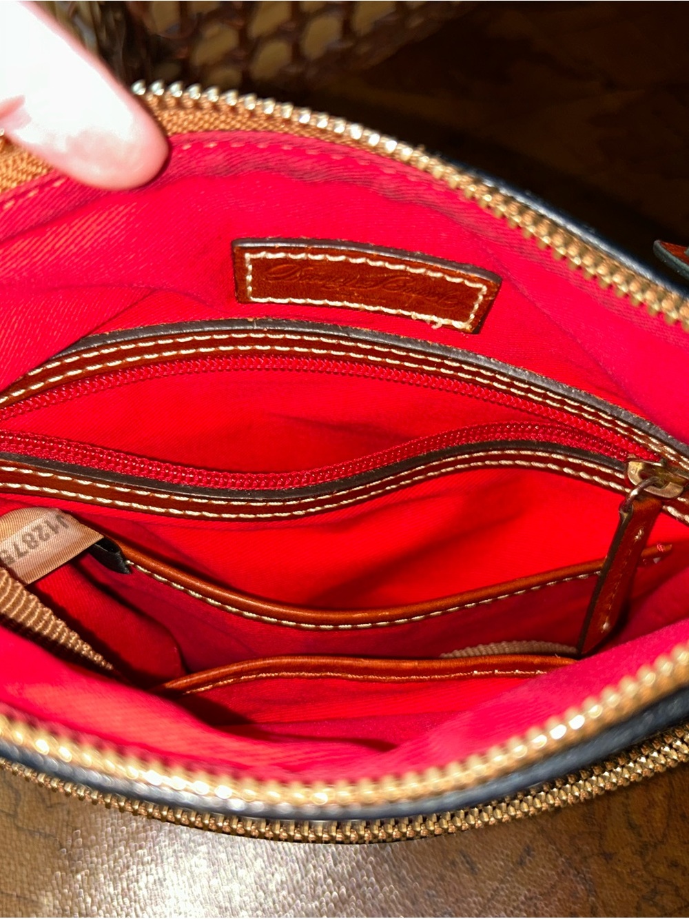 Vintage Dooney & Bourke Pebble Grain All Weather Leather Carrier Crossbody Bag - Picture 11 of 11